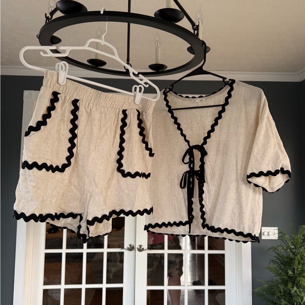 Blu Pepper Beige and Black Trim Two-Piece Set size M/L